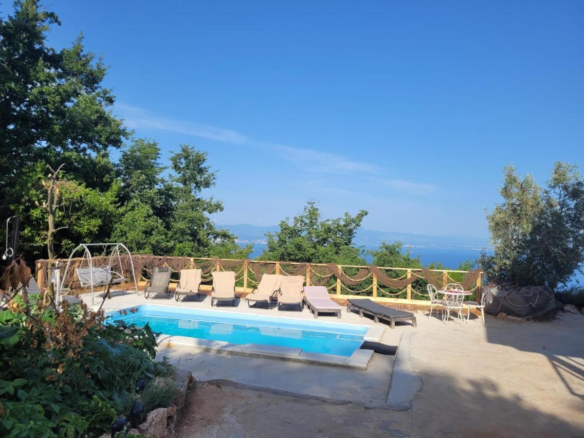 Apartments Chiara Mit Meerblick Und Pool Und Jacuzzi Ловран Екстер'єр фото