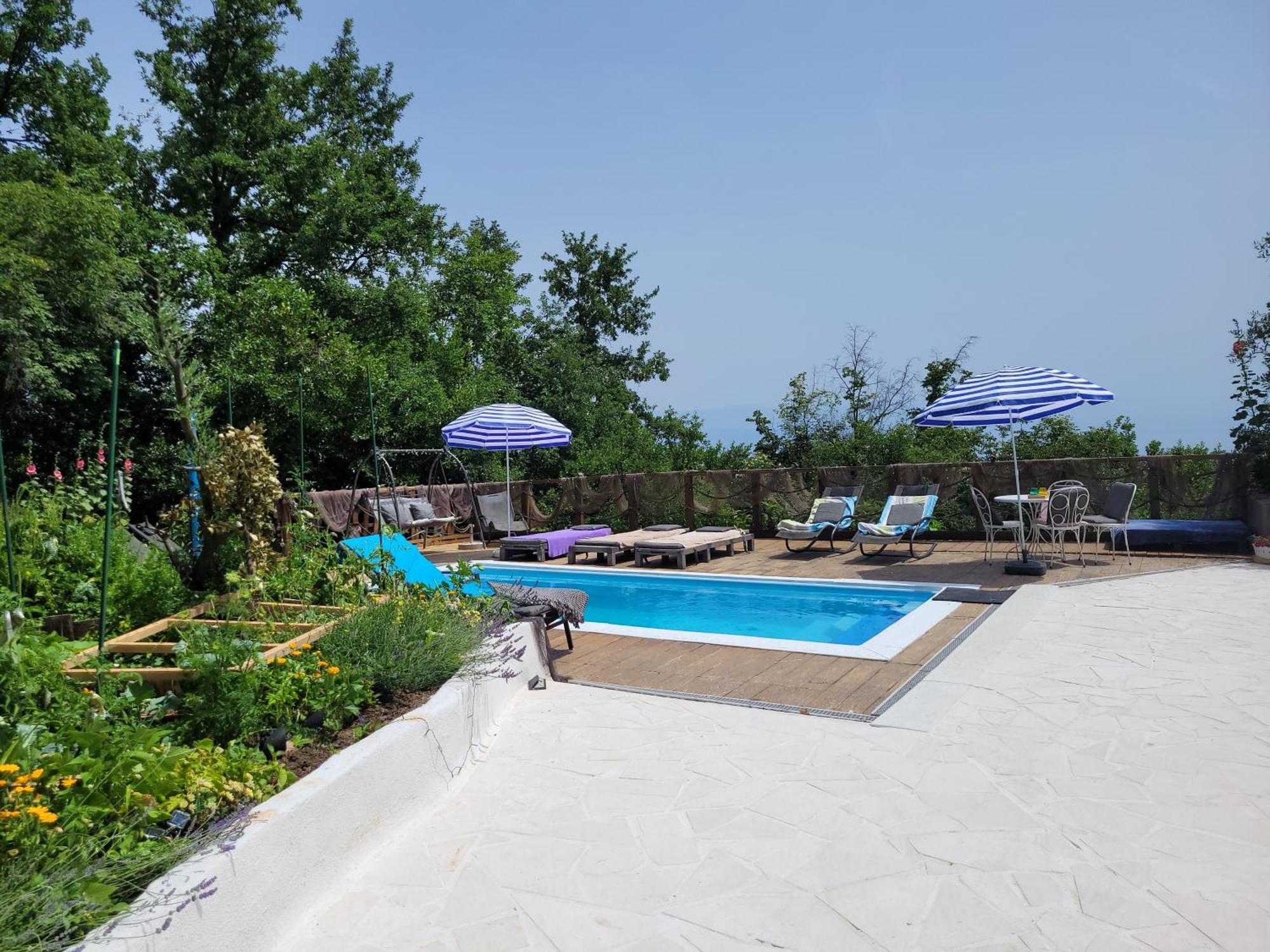 Apartments Chiara Mit Meerblick Und Pool Und Jacuzzi Ловран Екстер'єр фото