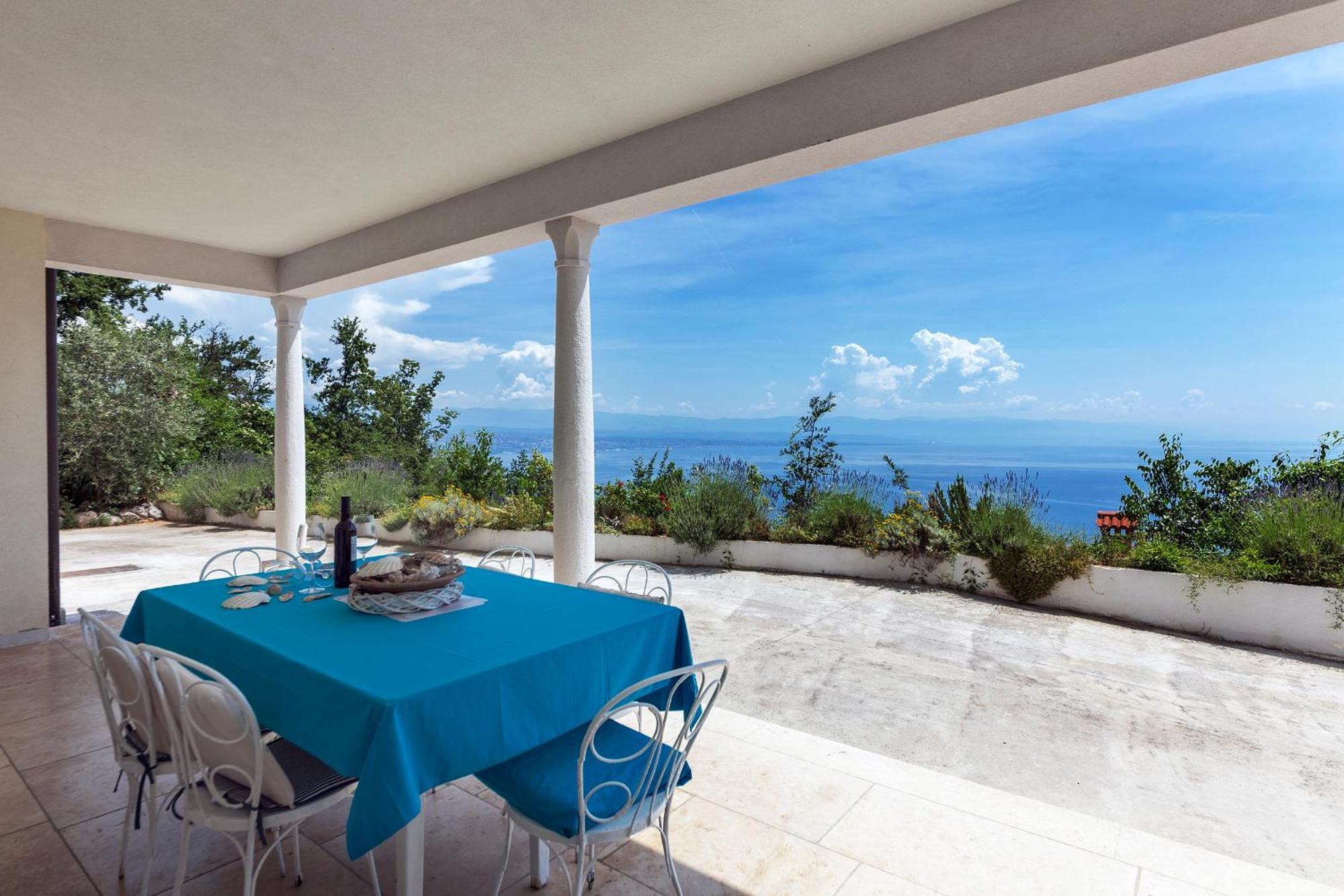 Apartments Chiara Mit Meerblick Und Pool Und Jacuzzi Ловран Екстер'єр фото
